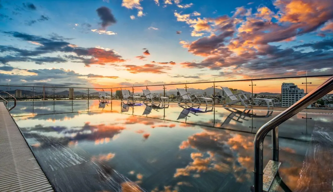 Aria Grand Hotel & Spa Da Nang 4*,  Vietnam
