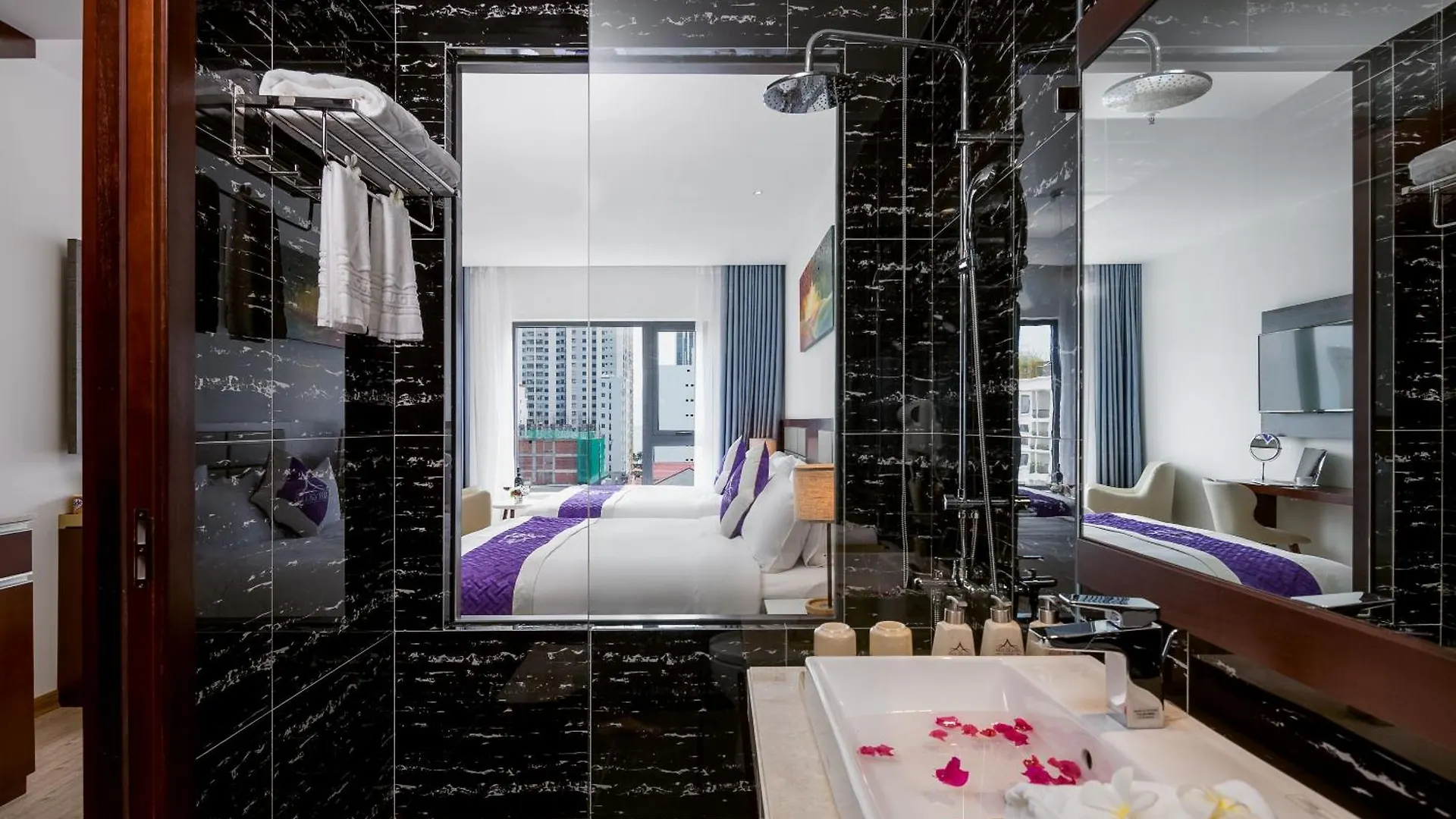 Aria Grand Hotel & Spa Da Nang 4*,  Vietnam